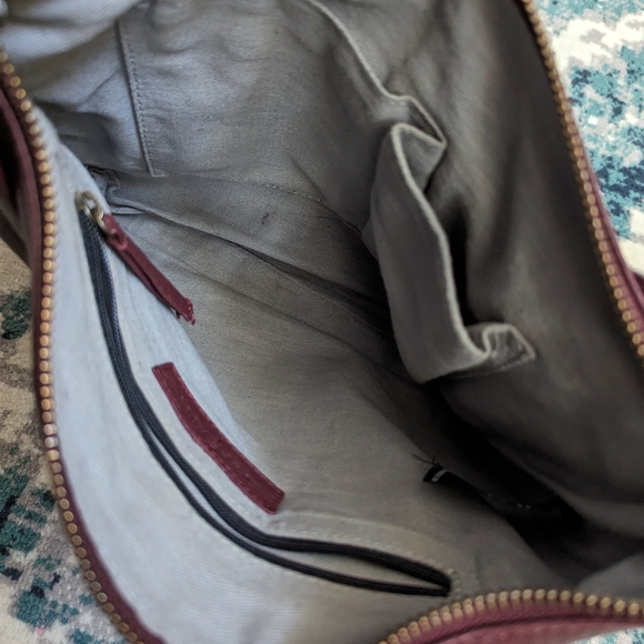 🎀 2/$15 Day & Mood Burgundy Leather Crossbody Purse - Picture 5 of 13